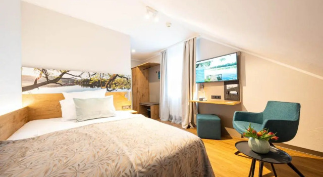 Номер Standard Sopherl am See - Frühstück auf der Seeterrasse, sehr ruhig und wunderschön am See, 3 Minuten nach Oberpfaffenhofen, viele Radtouren, Restaurants & Cafes in der Umgebung