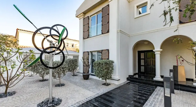 Artsy 4BR DIP Villa w Community Pool Gym, Забронировать Вилла Дубай Эмират Дубай, рядом с Дубай Инвестмент Парк