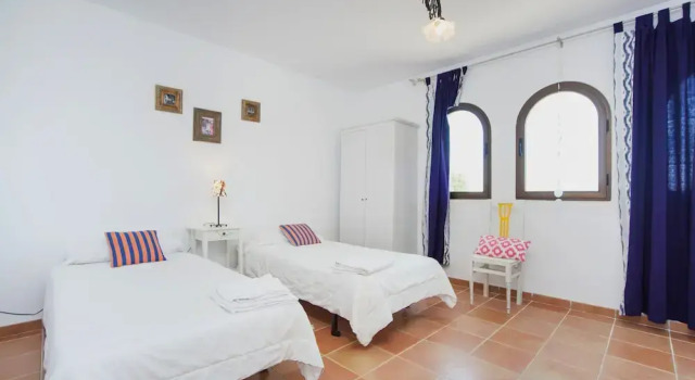 SA Corbaia Nova - Villa for 10 People in Arta, Rezerwuj Willa Hotele w Majorka z parkingiem, Parking