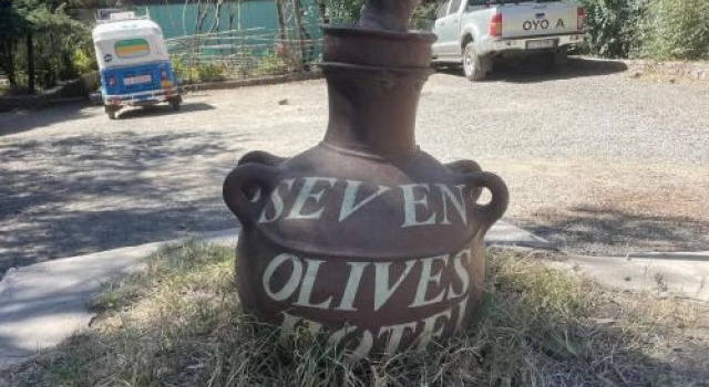 Seven Olives Hotel