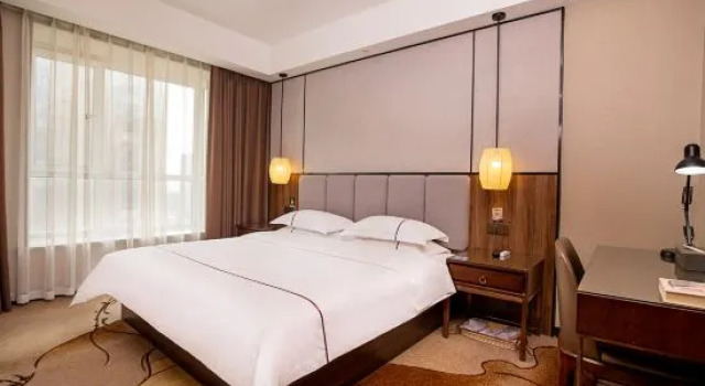 Люкс Hehe Wanxiang Hotel (Henan University of Engineering Longhu Campus Branch)