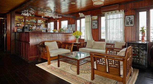 Garden Bay Legend Cruise