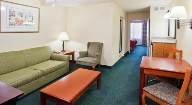 Двухместный люкс c 1 комнатой Country Inn & Suites by Radisson, Hiram, GA