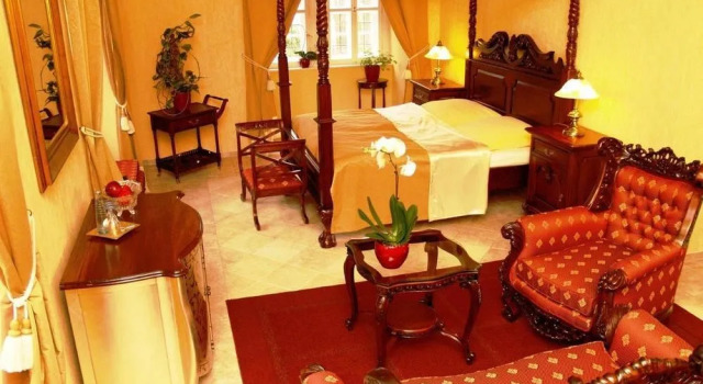Hotel & Spa Wasserschloss Westerburg, Забронировать Курортный отель Отели Brunswick Land с бассейном, Бассейн
