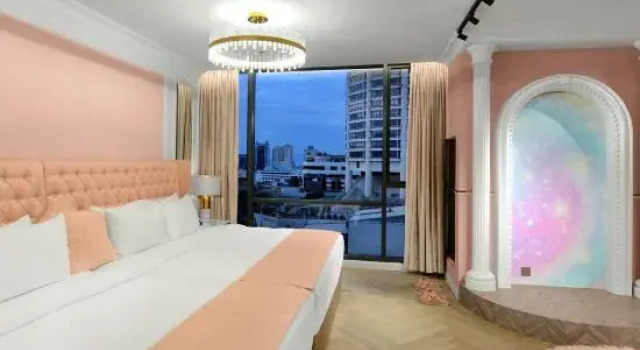 Семейный люкс Diamond Hotel