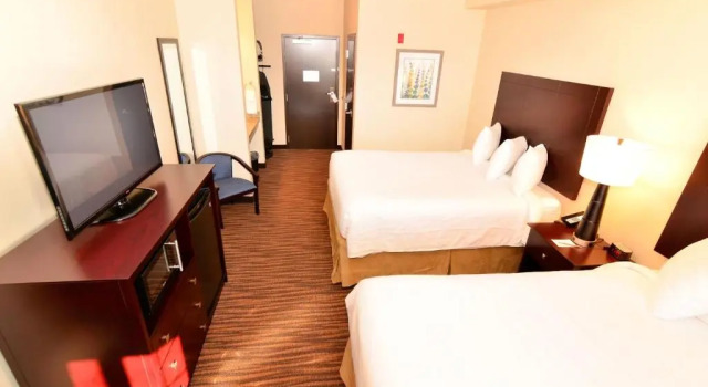 Четырёхместный номер Standard Cobblestone Inn & Suites - Holstein