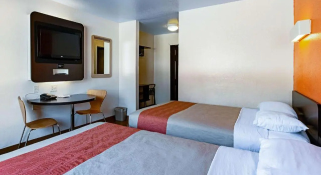 Четырёхместный номер Standard Motel 6-Palatine, IL - Chicago Northwest