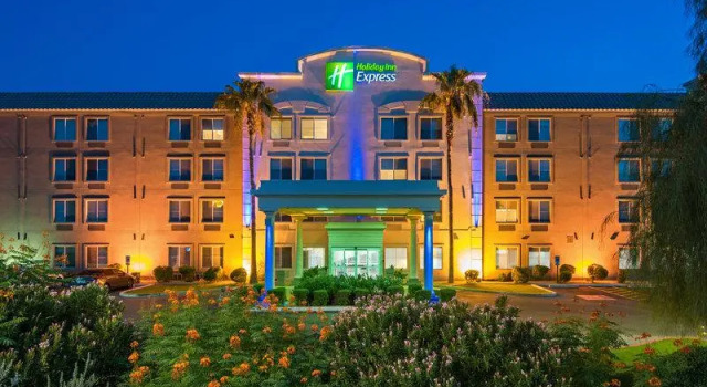 Люкс Holiday Inn Express Peoria North - Glendale by IHG
