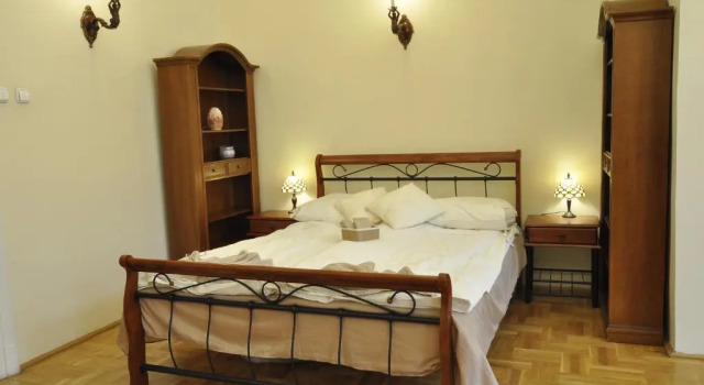 Charming Art Deco Flat, Забронировать Отель 05. Внутренний город - Город Леопольда 