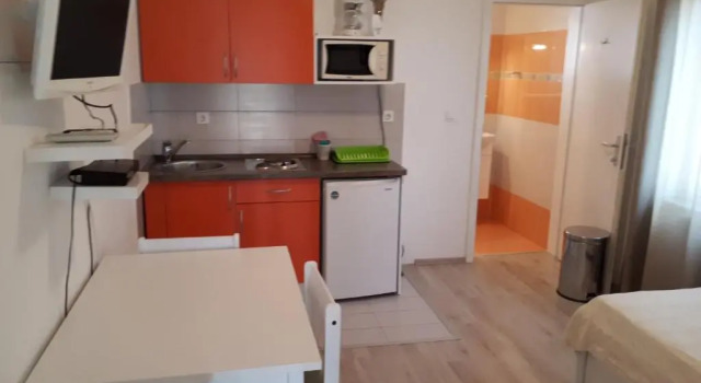 Апартаменты Цокольный этаж с балконом Apartments Tomas