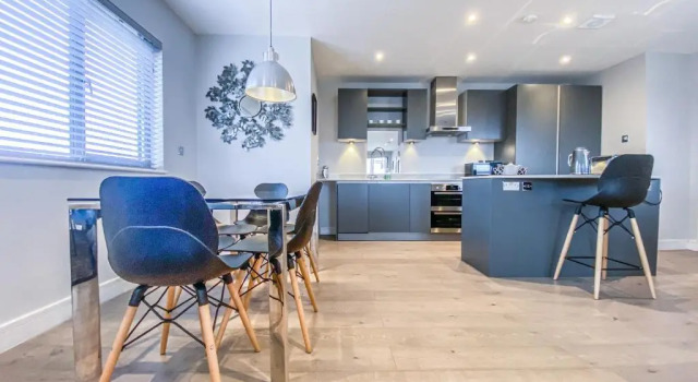 Апартаменты Geneva House Apartments by Elegance Living