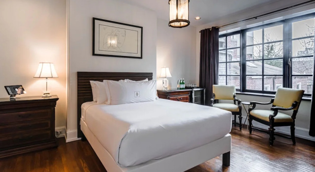 Двухместный номер Premium The DWIGHT D Hotel