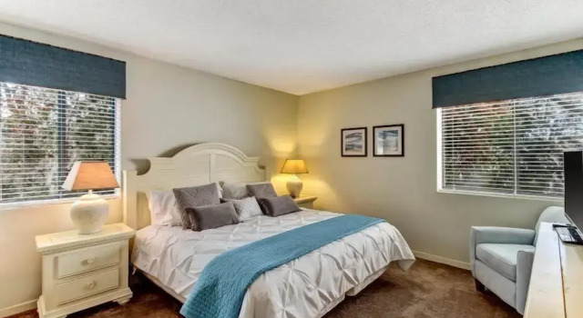 2072 Beachwood Villa