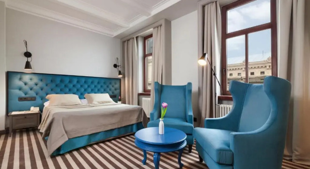 Полулюкс PANORAMA Lviv Hotel