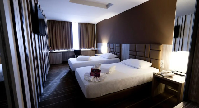 Трёхместный номер Superior с балконом Hollywood Hotel