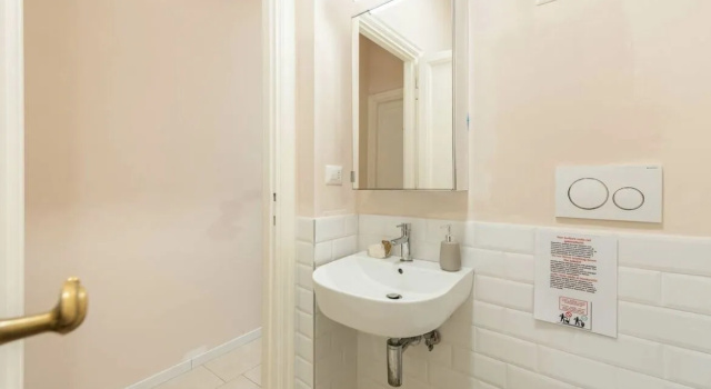 Roma private rooms, Забронировать Отель Отели Рима с парковкой, рядом с Лоди, Парковка
