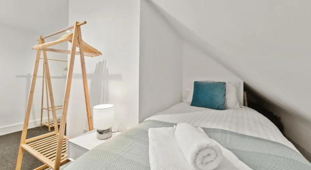 Rochfords Serviced House with 5 Bedrooms, Забронировать Отель Отели Бакингемшир с парковкой, Парковка