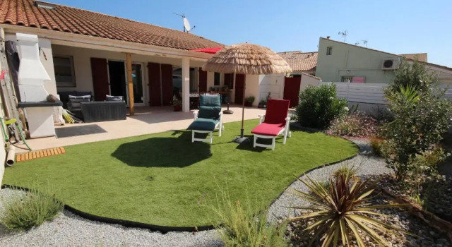 Spacieuse et belle villa climatisée pour 9 couchages, Wifi, piscine commune, 250 m de la plage dans résidence LRMA6465
