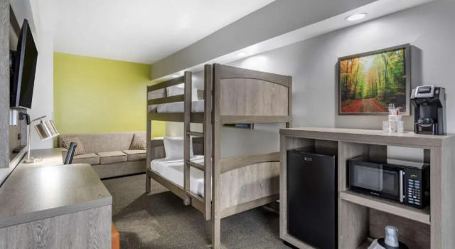 Двухместный люкс с балконом Best Western Plus Apple Valley Lodge Pigeon Forge