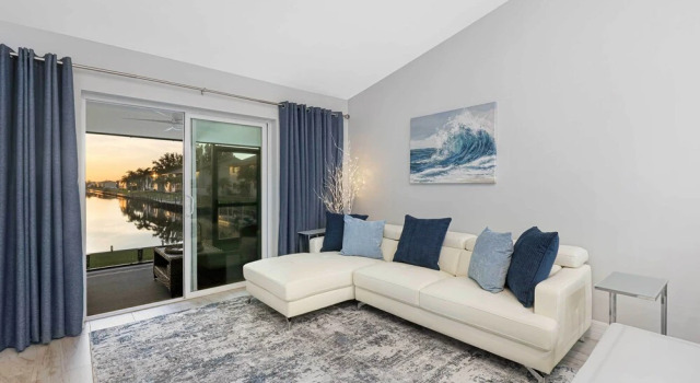 Cape Coral Duplex: Pool, Hot Tub, & Sunrise Views, Забронировать Апартаменты/квартира Апартаменты Кейп-Корал, Апартаменты/квартира