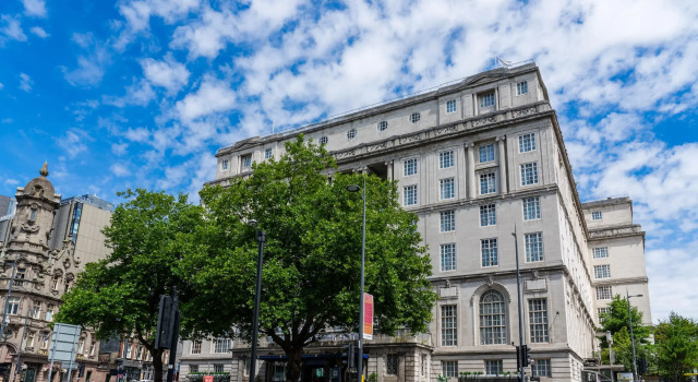 Adelphi Hotel, Buchen Sie Hotel Hotels in Liverpool mit Frühstück, in der Nähe von FACT, Frühstück