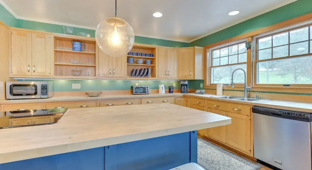 Slope Views: Luxe Windham Retreat w/ Hot Tub!