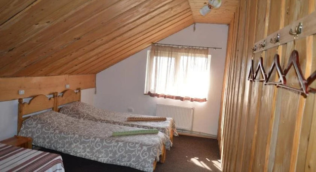 Guest House Mansarda, Prenota Affittacamere Hotel a Ivano-Frankovsk con parcheggio, Parcheggio