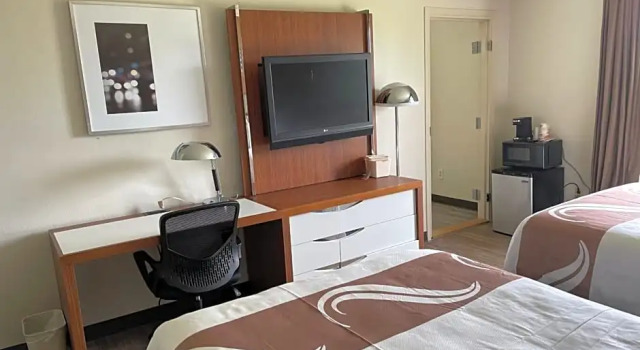 Четырёхместный номер Standard Quality Inn & Suites New Hartford - Utica