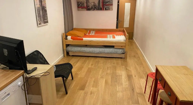 Студия Paris Eiffel Tower et Disney apartments, parkings gratuits et sécurisés, 10 minutes métro to Paris