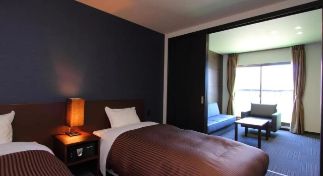 Четырёхместный номер Deluxe с видом на озеро Hotel New Century