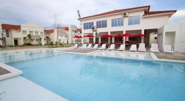 Кровать в общем номере с 2 комнатами Terranova Suites