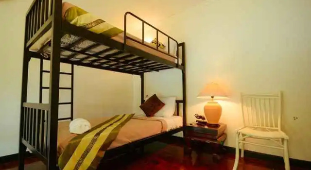 Yellow Guesthouse, Забронировать Гостевой дом Чианграй провинция Чианграй