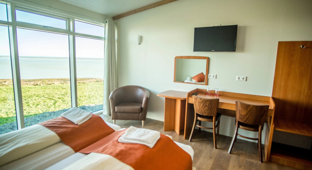 Guesthouse Gerði, Rezerwuj Hotel Hotele w Reynivellir z parkingiem, Parking