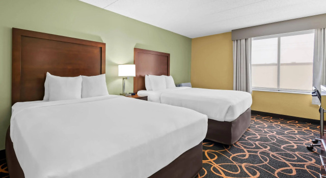 Четырёхместный номер Standard Comfort Inn Plymouth-Minneapolis