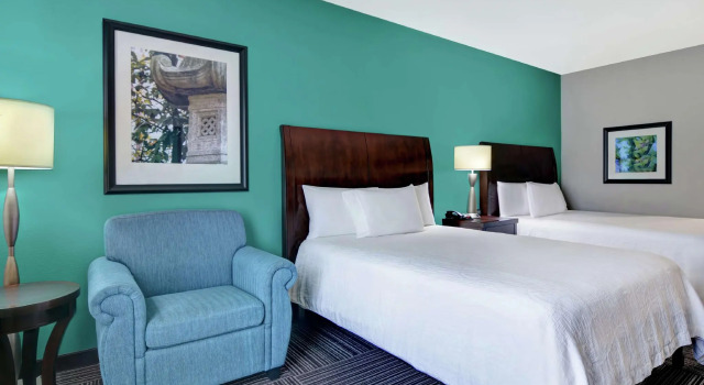 Четырёхместный люкс Hilton Garden Inn Fayettevile