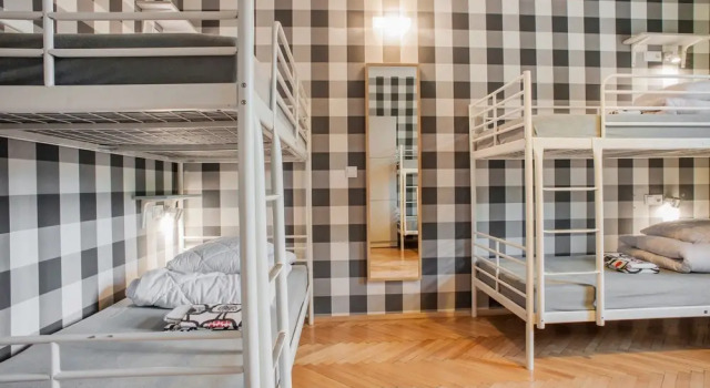 Кровать в общем номере c 1 комнатой Atlantis Hostel