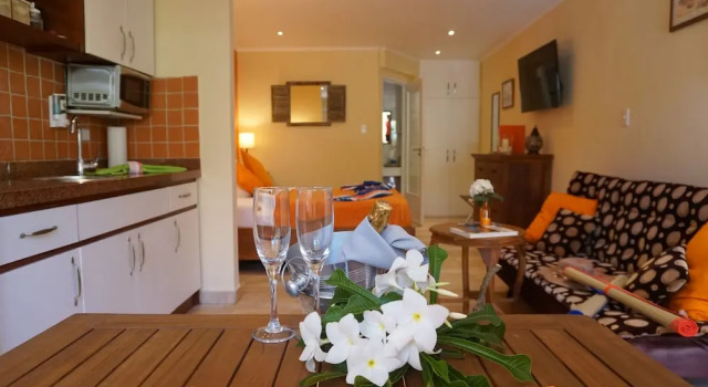 Студия Comfort Cariñas Studio Apartments