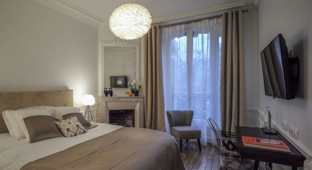 Relais12bis Bed & Breakfast By Eiffel Tower, Забронировать Отель «постель и завтрак» Отели Парижа с парковкой, рядом с Свято-Троицкий собор и Русский православный духовно-культурный центр, Парковка