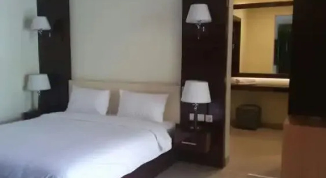 Sutan Raja Villa Amurang, Book Villa Villas in Sulawesi, Villa