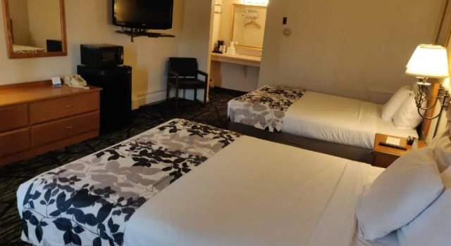 Четырёхместный номер Standard Skyline Motor Inn
