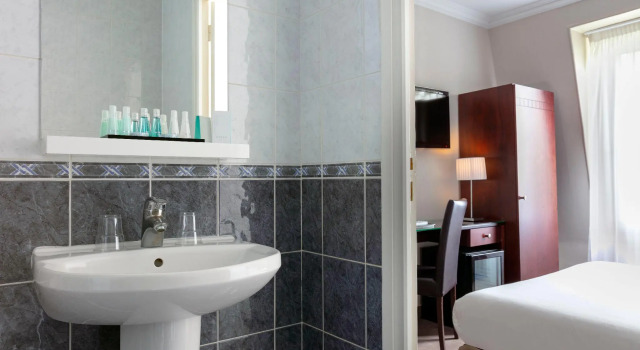 Одноместный номер Standard Hotel Saint Cyr Etoile