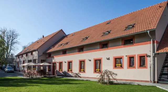 Agropenzion U Bartousku, Rezerwuj Hotel Hotele w Central Bohemia z parkingiem, Parking