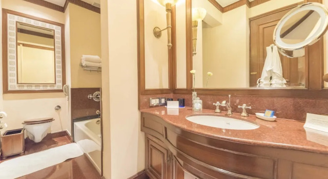 Люкс The Oberoi Grand Kolkata