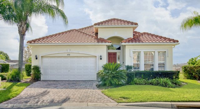 Gorgeous 5 bed with south facing pool, Davenport, US