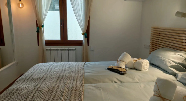 Apartamento playa LLAFRANC 100% (Costa Brava). BBQ, Moto., WIFI. Por DÍAS. c/ Llevant
