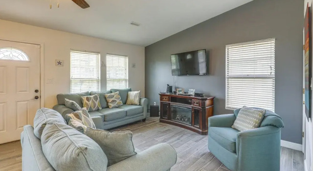 North Topsail Beach Townhome: Walk to the Beach!