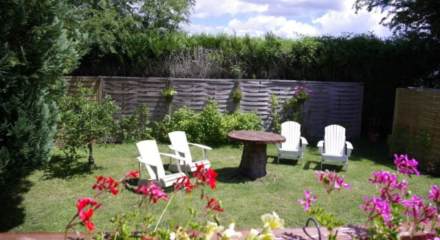 vakantiewoning Thury, Book Hotel Hotels in Burgundy with a Pool, Swimming Pool