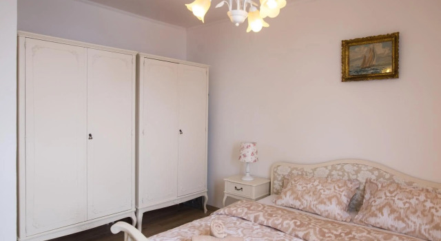 Apartment Zlatni Potok - View of the Old Town & Free Parking & 15 Minute Walk To the Center, Забронировать Апартаменты/квартира Апартаменты Дубровника, рядом с Пляж Банье, Апартаменты/квартира
