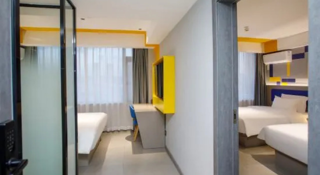 Люкс 7Days Inn Hotel (Mile Wenquan Lu Road Jinxiu Huajie)