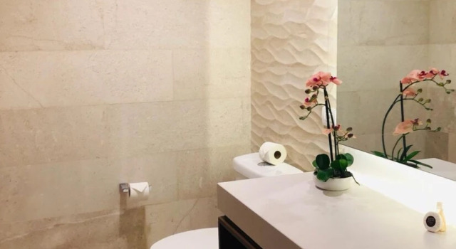 Апартаменты с балконом Full Stylish 2BR apartment in heart of town by Happy Address